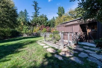 Huge house in the hills, looking for a roommate. 2