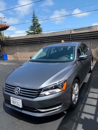 2013 Volkswagon Passat SE PZEV Sedan 4D 2.5L， for sale - $ 8,000 2