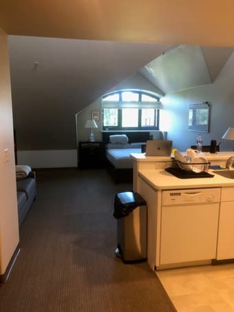 Munger Studio Available between 8.23 and 9.28 2
