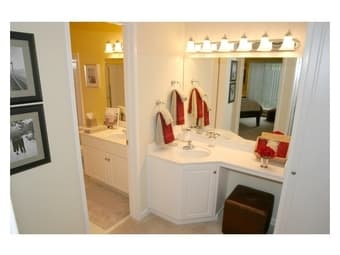 Entire 1bd/1bath in Oak Creek Apartments $120/day 3