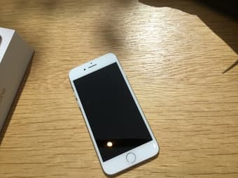 iPhone 7 in immaculate condition (128gb white) 1
