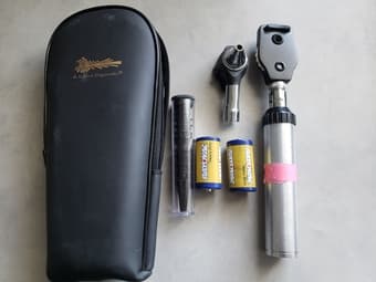 Oto/ophthalmoscope 1