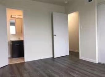 Master Bedroom Available in Daly City 1