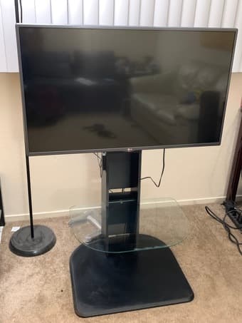 42" LED LG TV + stand with mount 2