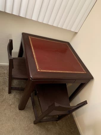 Square table + 2 chairs 1