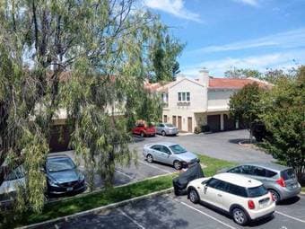 Centrally-located 3BR/2BA beautiful townhouse in Sunnyvale 1
