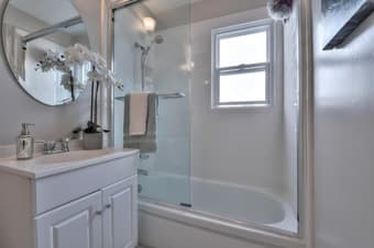 Redwood City master Bedroom available for rent. 2