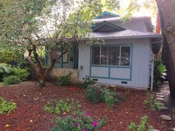 Furnished bedroom available Sept 5-20 near Stanford, dates flexible 1
