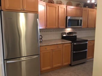 2bd/2ba near campus with Marguerite shuttle service 1