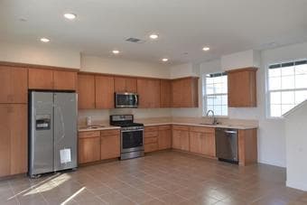2 Rooms with Private Bath available now in NEW 3bd/3ba Townhome 1