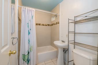 Perfect location in Sunnyvale, room available 3