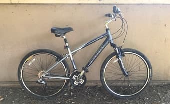 2003 Trek Navigator 300 Hybrid Bike 1