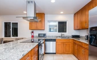 Perfectly located Mountain View house has room for rent 1