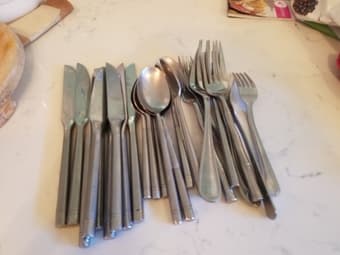 Cutlery set (spoon, forks, knives etc) 1