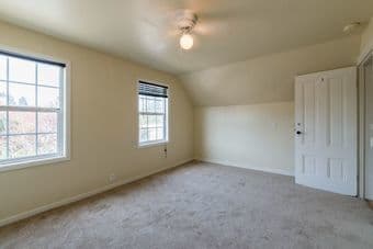 San Mateo room for rent - 3 minute walk to Caltrain! 2