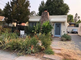 Room in beautiful historic 2BR bungalow -- 2 blocks from Stanford 1