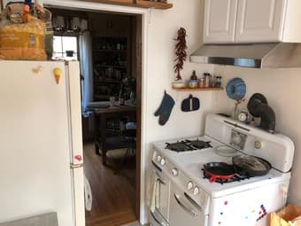 Room in beautiful historic 2BR bungalow -- 2 blocks from Stanford 3