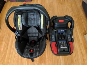 Britax B-safe 35 elite car seat 1