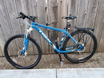 Trek Wahoo, 29er,19" frame, disc brakes, upgraded pedals, Topeak rack 1