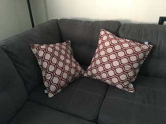 Set of 2 couch pillows 1