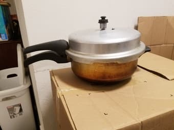 Prestige Pressure cooker 1