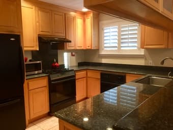 3 bedroom 2 bathroom furnished house in Redwood City Oct-Jan 2