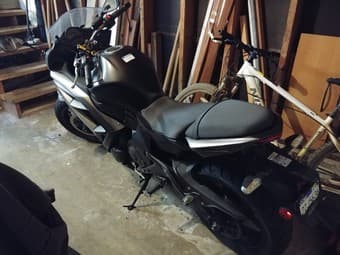 2014 kawasaki ninja 650 non abs 11K miles 2