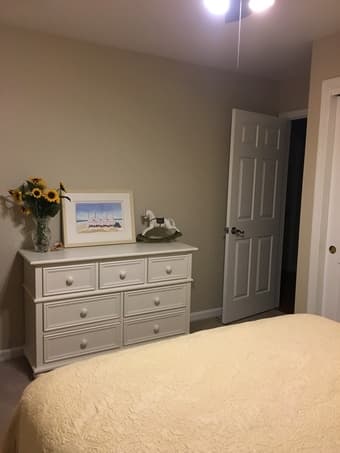 Fall Qtr - private bedroom/bath avail in Redwood City home 2