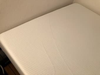 Full sized memory foam mattress with bamboo mattress protector 3