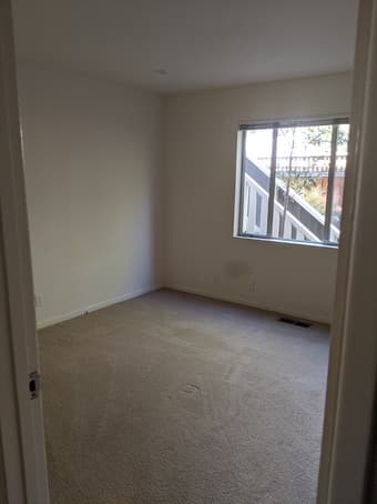 Bedroom w/ bathroom in College Terrace 1