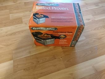 Deep fryer, new in package 1