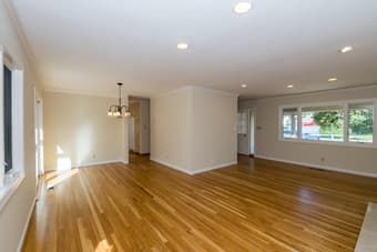 Locaste is a beautiful and spacious home in a quiet area. 2