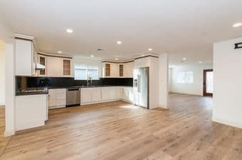 This contemporary ranch style Haus is nestled in East Palo Alto. 3