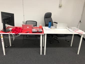 Stanford startup selling office furniture - adjustable desks 1