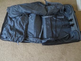 FS: Rolling garment bag 2