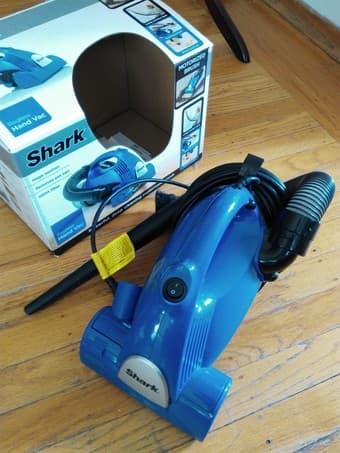 small hand vacuum 1