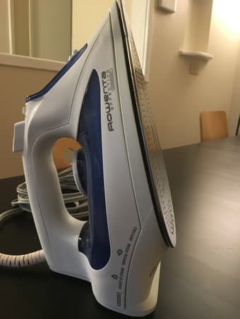 ROWENTA CLOTHES IRON 1