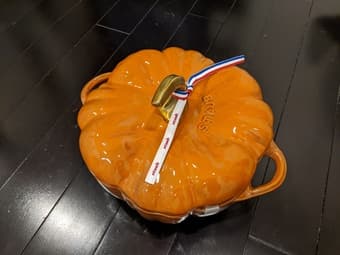 STAUB PUMPKIN COCOTTE, 3.5 QT 1