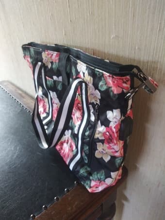 New Laptop tote bag with USB port 1