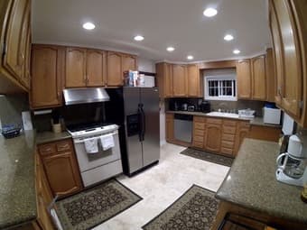 Spacious 4bed/2ba HOME in Redwood City, close to el camino,101,280 2