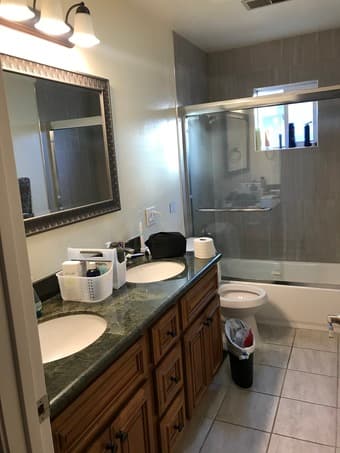 Private room in a 5-bed/3-bath house 2