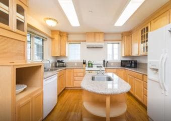 Seeking new housemate to join the facebook mansion 3