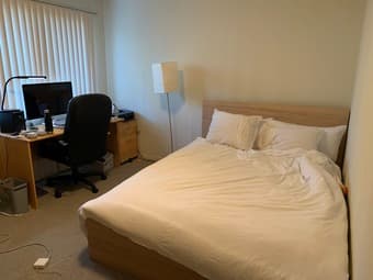 Dec 15 - Jan 5, 1BR in house, cozy room, right off of University Ave 1