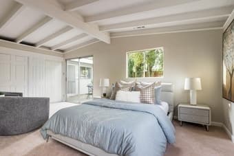 Beautiful Eichler design with a spacious common area 1