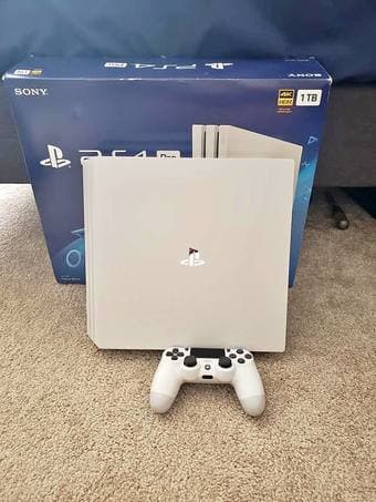 PS4 Pro Glacier White 1TB 1