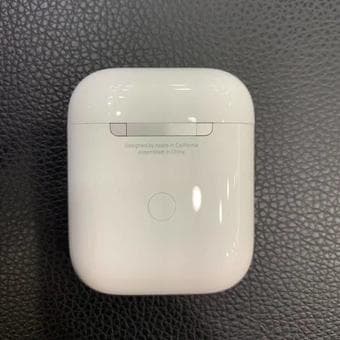 Apple AirPods 2 (2nd gen) With Case 1