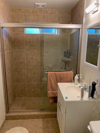 $1250-Private Bedroom-GREAT LOCATION-Washer and Dryer in unit 3
