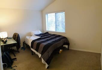 Furnished bedroom in 4BR/2BA house in Palo Alto near Cal Ave - Jan 1st 1