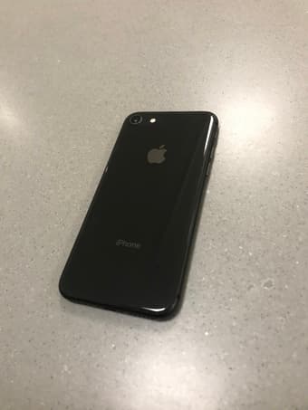 iPhone 8 64GB Space Gray 2