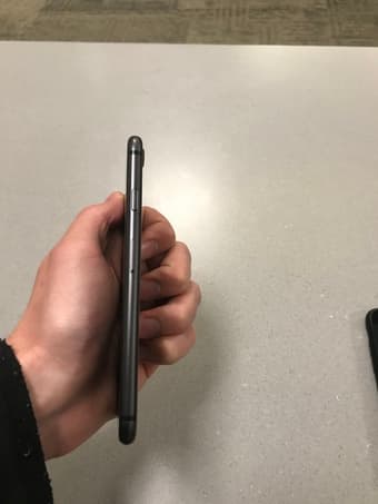 iPhone 8 64GB Space Gray 3